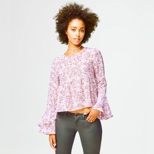 AÉROPOSTALE -Women’s Long Bell Sleeve Floral Print/ Relaxed fit/ 100% polyester.